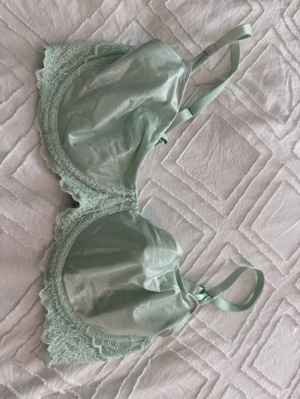 Victoria's Secret Dream Angel’s Shimmery Seafoam Green Lace Underwire Bra